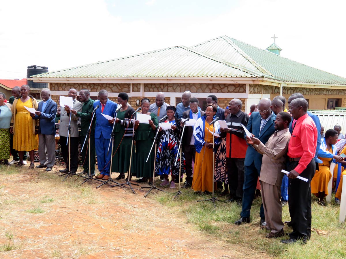 Bena choir worships God at the New Testament dedication